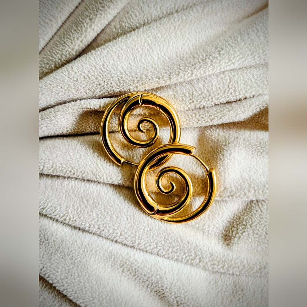 Staninless Steel Gold Spiral Hoop Earrings - Hypoallergenic